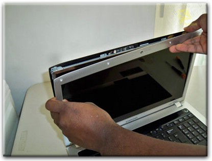 Замена экрана ноутбука Samsung в Перми